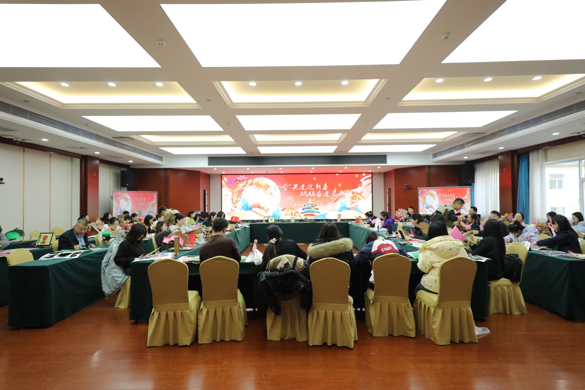 ɽ����Ͷ�������ſ�չ��ӭ�´���ϵ���Ļ��˶�