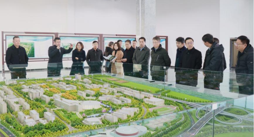 ʡס�����򵼵���ɽ����Ͷ����ְҵ����ѧԺ��У����Ŀ