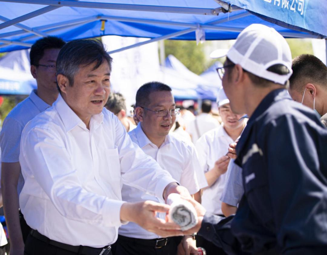 �����徲���������õ�һ�����ˡ���ɽ����Ͷ������ʽ��չ��6��16�徲������ѯ�ա��˶�