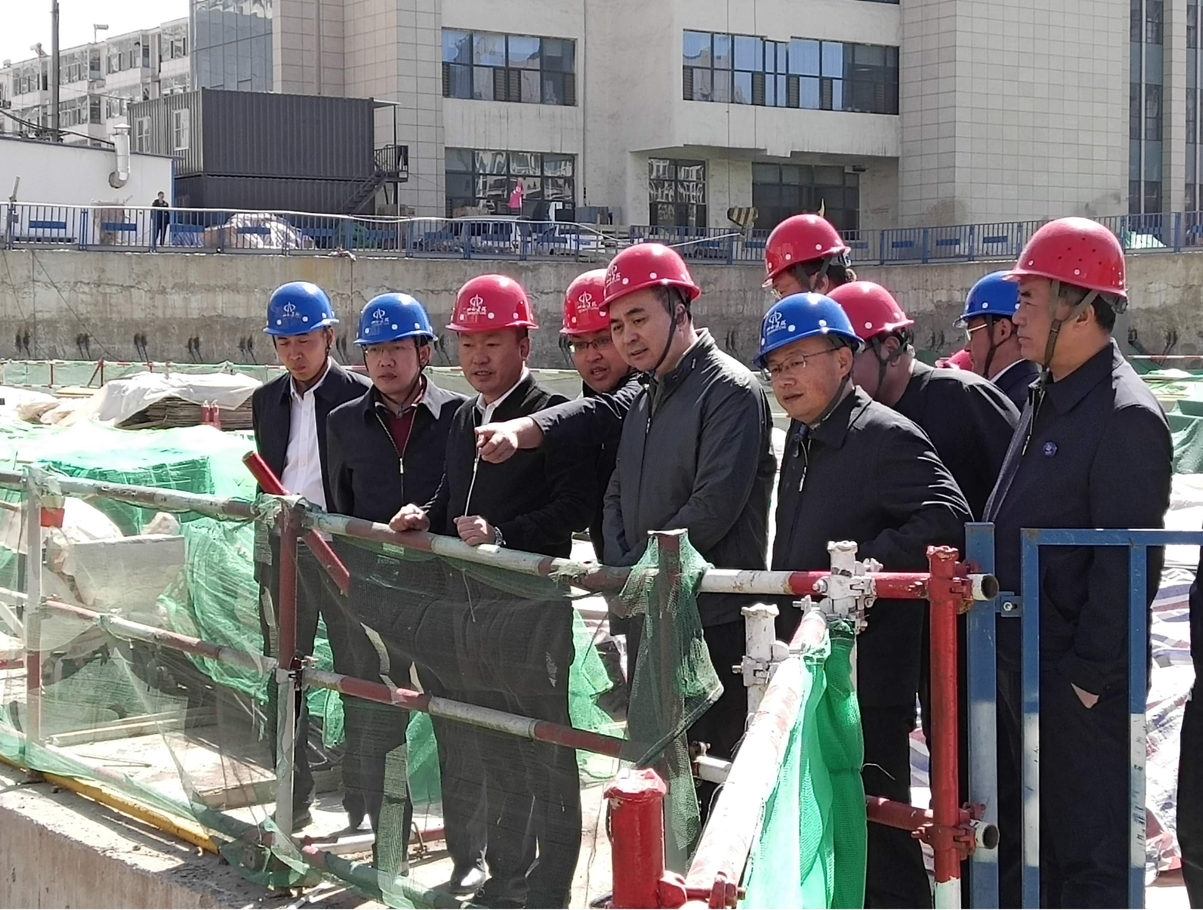 ɽ����Ͷ�򵼶Լ����ص���Ŀ��չ�徲�������