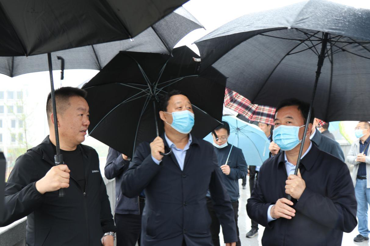 �����и��г�һ����ɽ����Ͷ�ڽ���Ŀ����