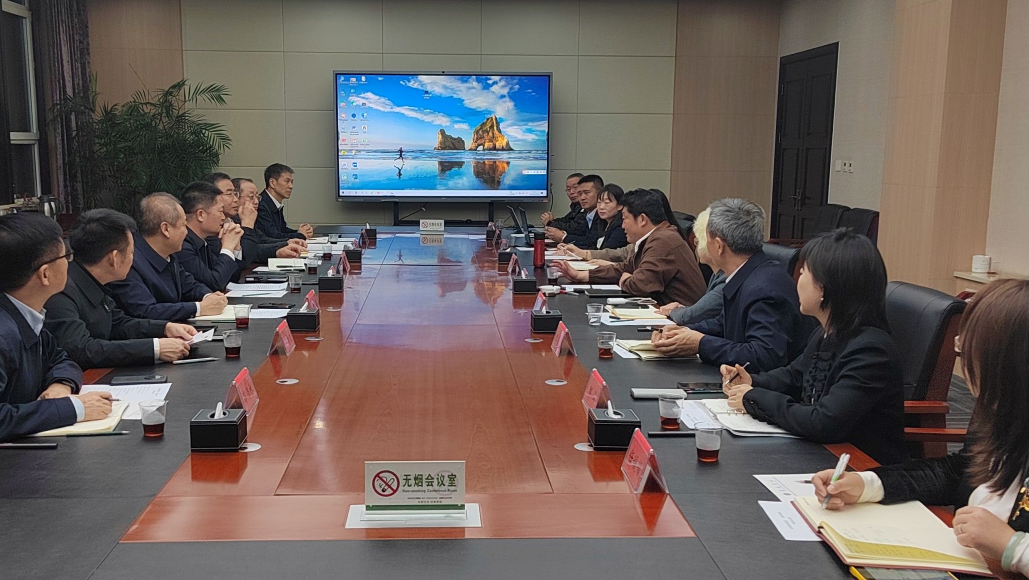 ɽ����Ͷ������̫ԭ���༯�ž�������̸��