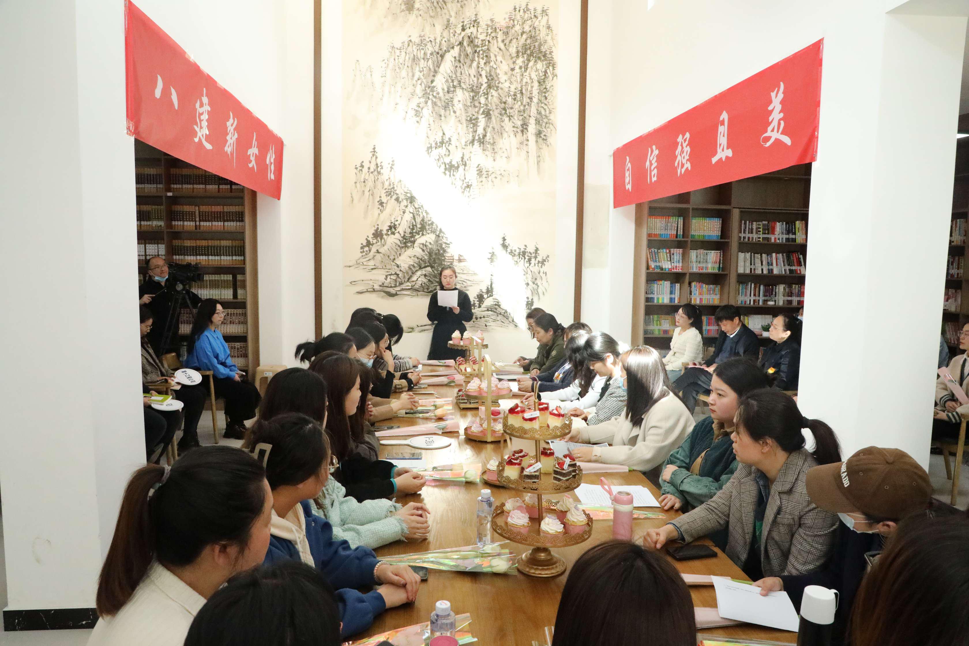 ɽ����Ͷ�˽����Ź�����С��˽���Ů��������ǿ���������������˶�