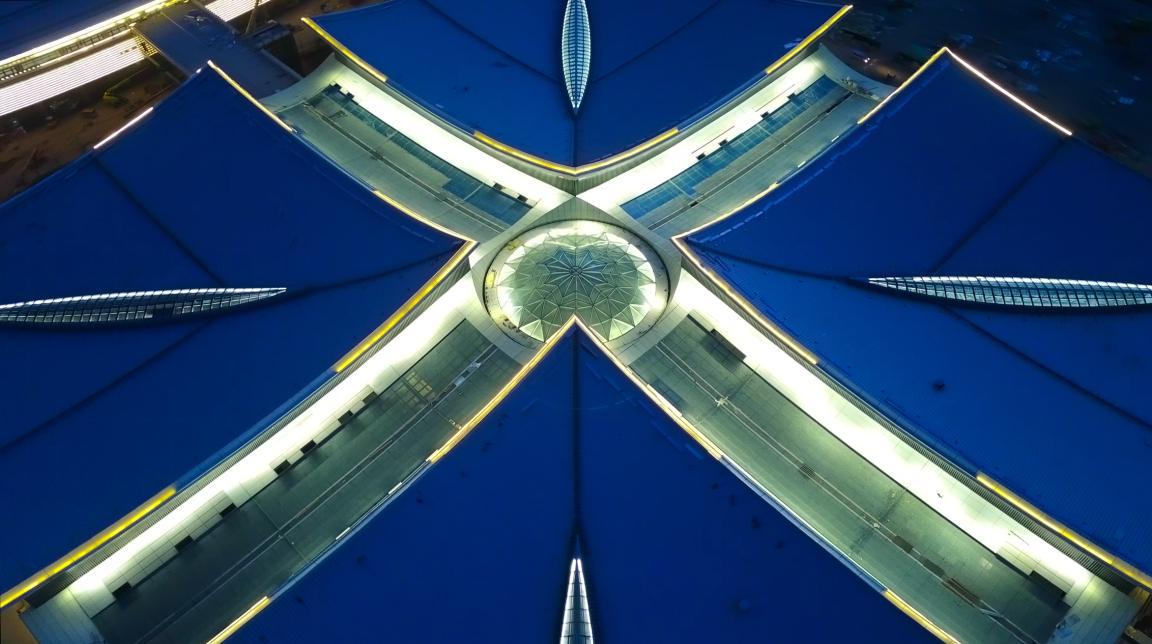 �������֡���֤����ӹ��ʻ�չ��������������Ŀ��Լǿ��