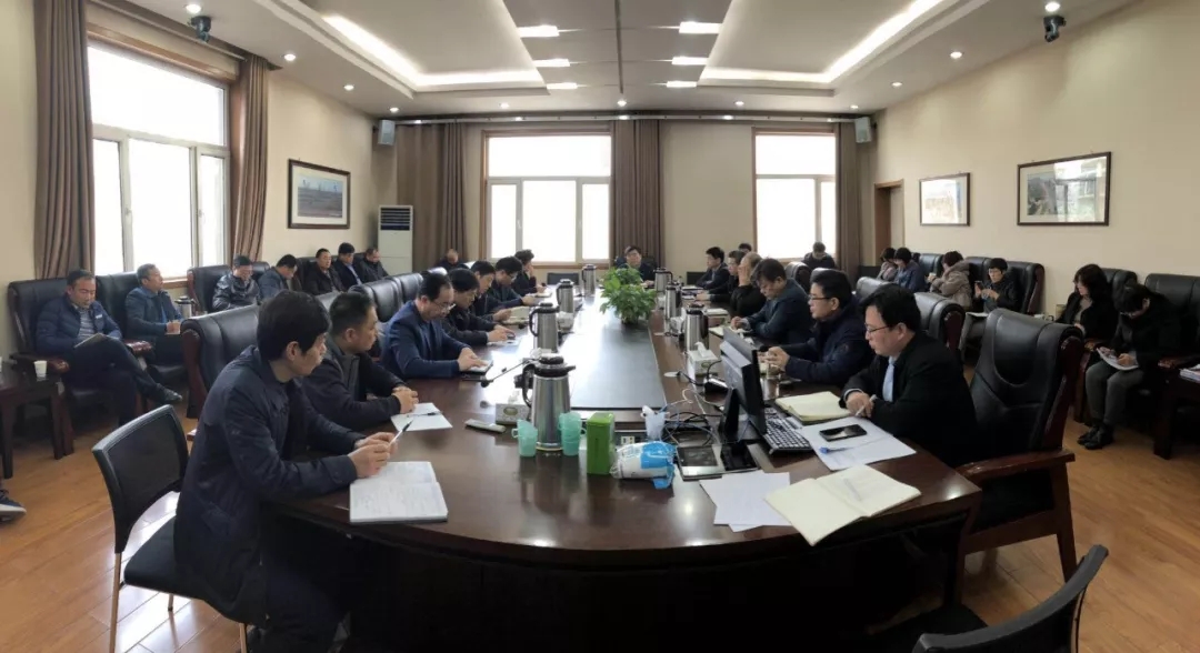 ɽ����Ͷ��е�����Žں������ٿ��徲��������