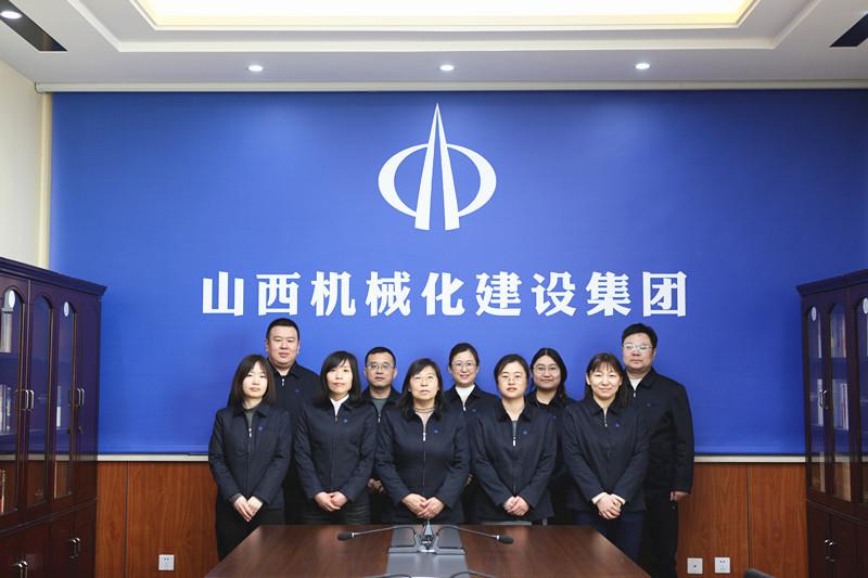 ɽ����Ͷ��е�����ſ�չ�����ˡ������Ͷ���Ů��ϵ���˶�