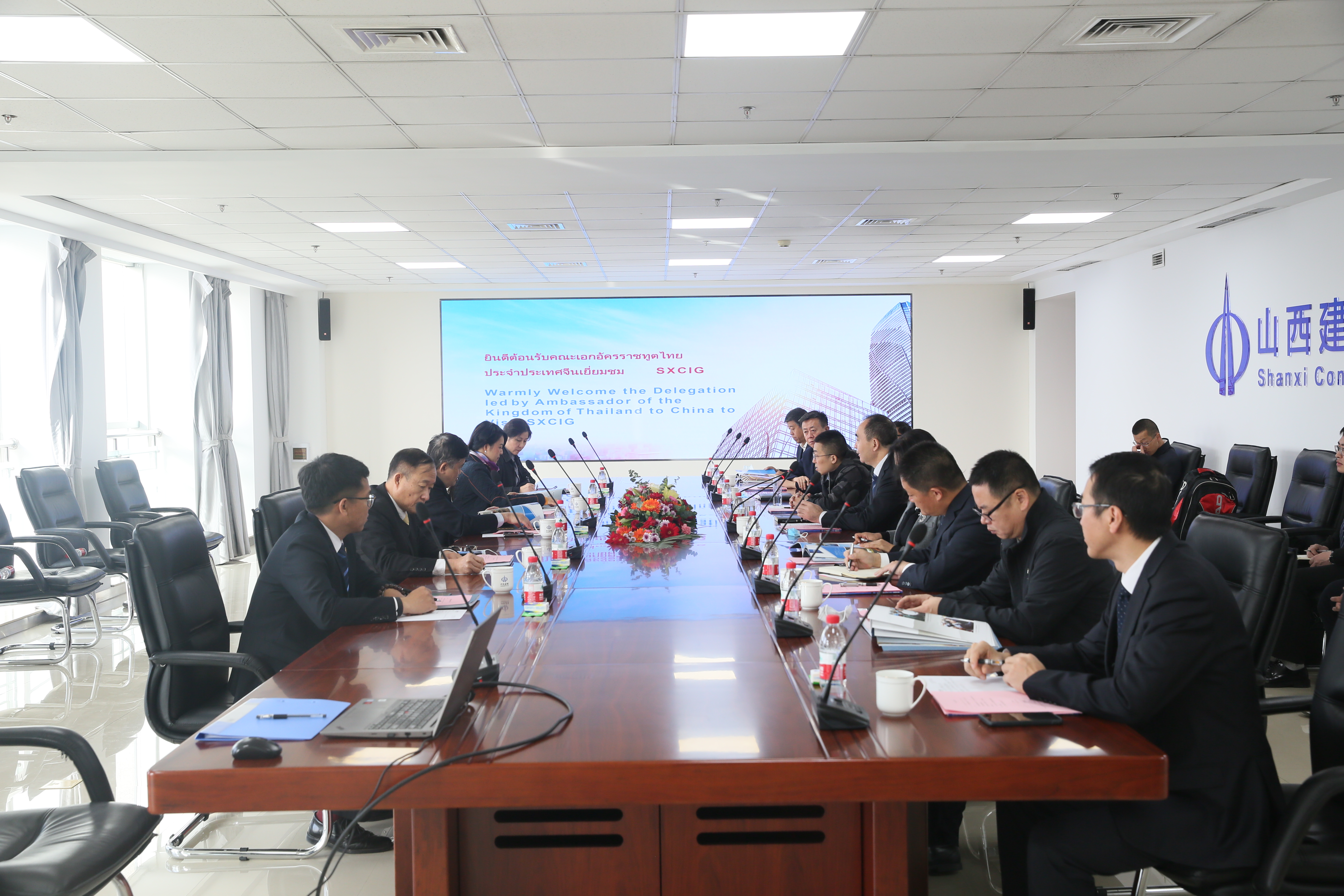 ̩��פ����ʹ���ɽ����Ͷ����